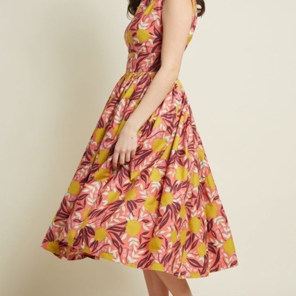 Modcloth "Fabulous Fit and Flare" in Yellow - Picture 3 of 4